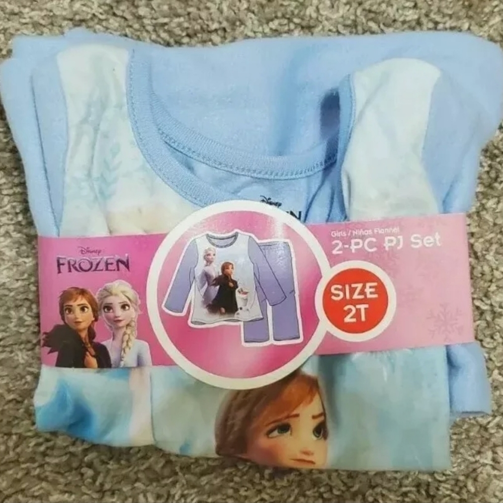 Girl's Disney Frozen 2 Piece Pajama Set Size 2T Toddler